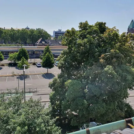 Agreable A Deux Pas De La Gare *